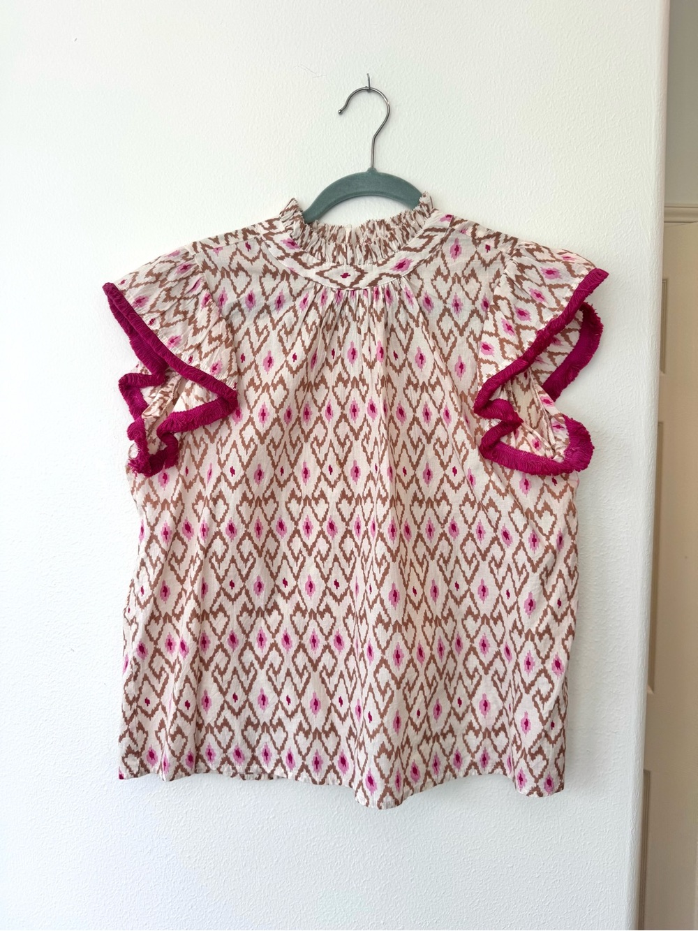 THML Ikat Print Flutter Sleeve Top Pink Trim Boho Blouse Medium